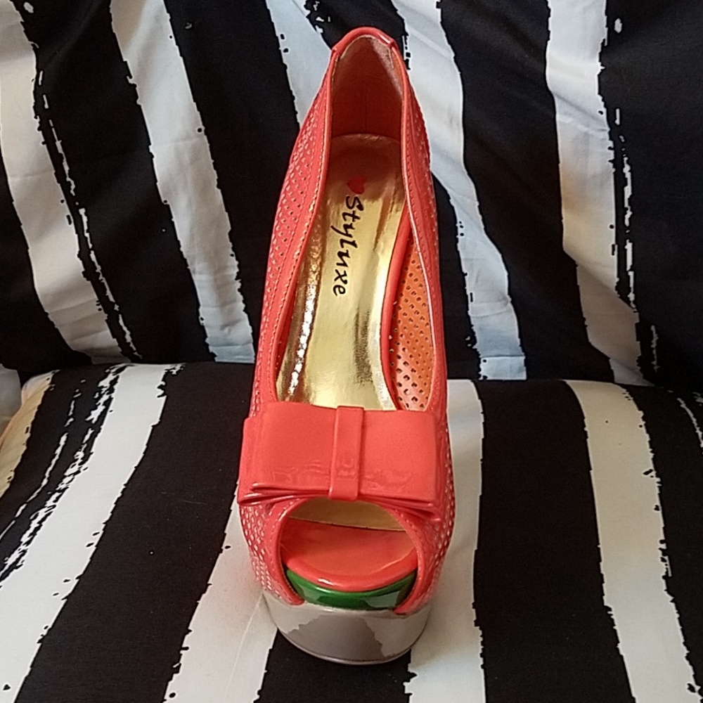 Platform High Heels - Picture 3 of 5